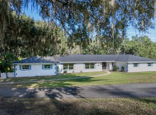 2910 Cocovia Way, Leesburg, FL 34748