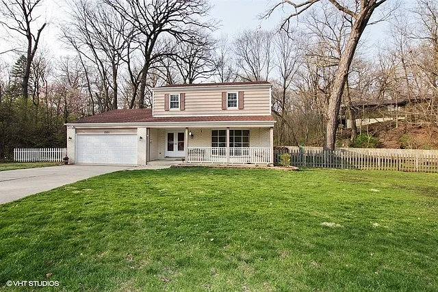 1301 Woodland Ct photo 1