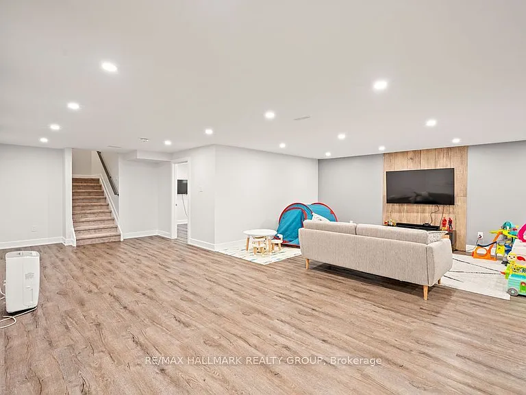 1575 Rangeland Ave — Photo 45