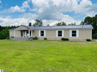 9441 Creek View Dr, Farwell, MI 48622