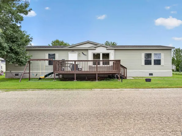 809 S McKinley St, Lennox, SD 57039