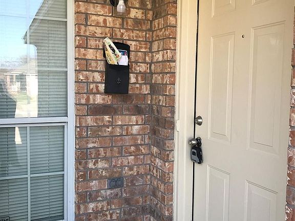 3rd image of 713 Kingston Dr #1