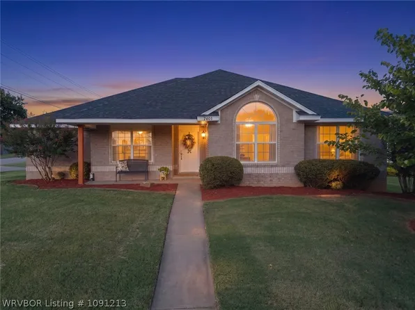 7401 Red Pine Dr, Fort Smith, AR 72916