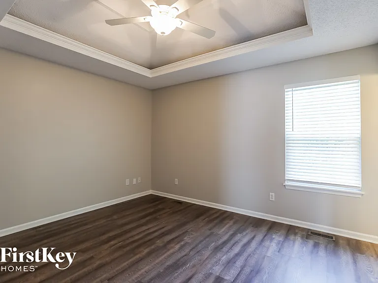 11036 N McKinley Ave — Photo 9