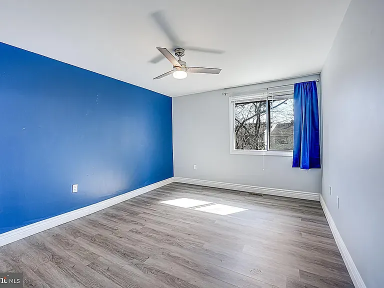 125 Woodgate Ct — Photo 4