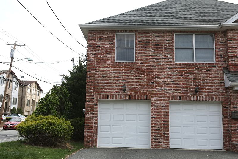 1st image of 2433 Hammett Ave
