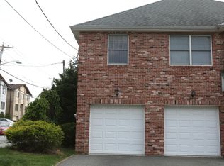 2433 Hammett Ave, Fort Lee, NJ 07024