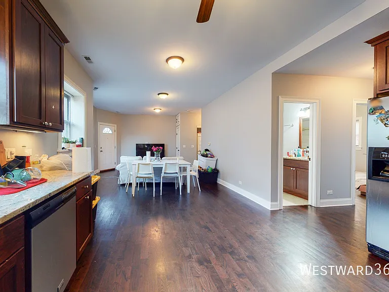 933 W Agatite Ave #3S — Photo 2