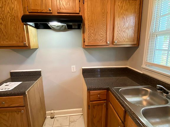 4th image of 770 Brower St