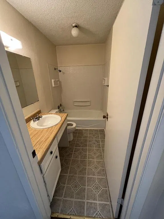 735 S. Jackson St #16 — Photo 3