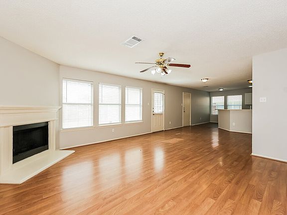 5th image of 735 Cedarwood Dr