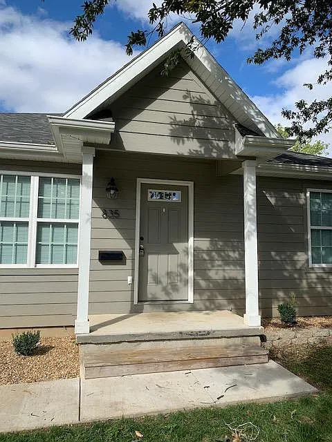 3 bed, 1150 sqft, $1,195 — Photo 2