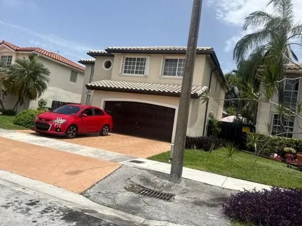 15615 SW 95th Ln, Miami, FL 33196
