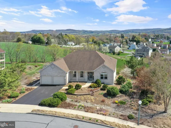 988 Baywood Ave, Wernersville, PA 19565