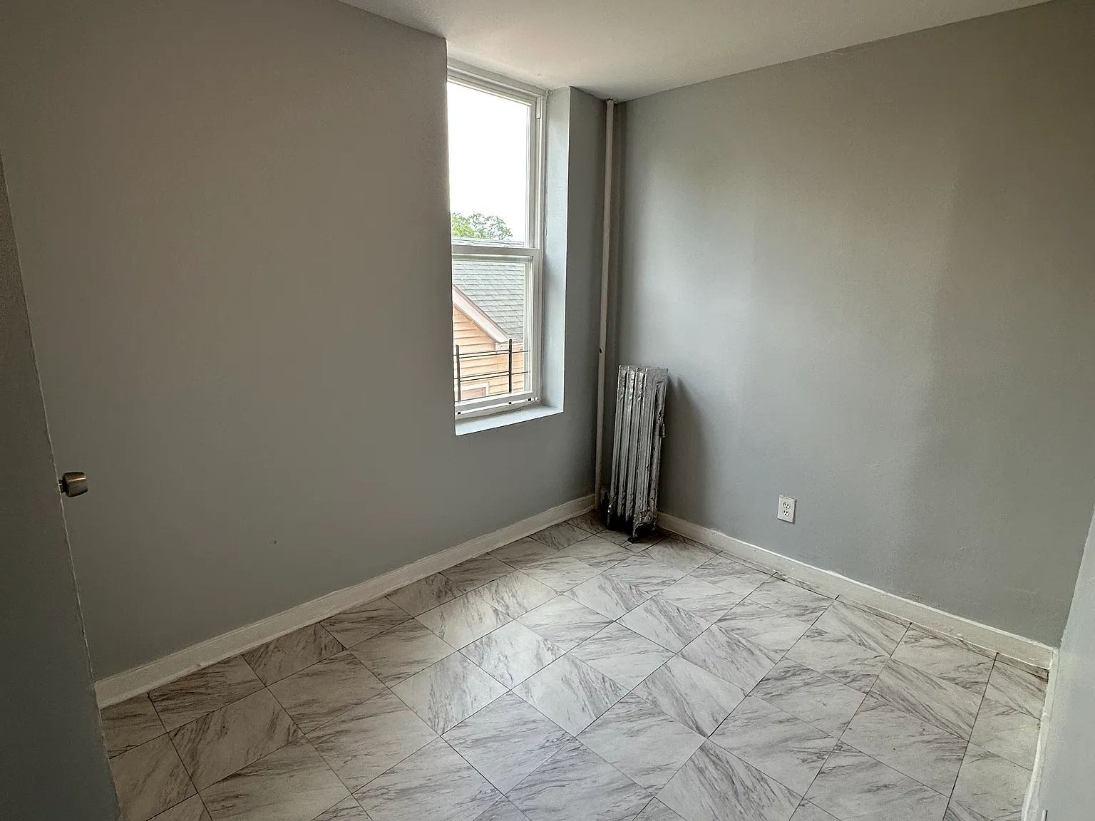 3 bed, $2,700 — Photo 3