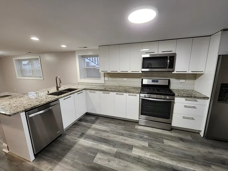 6141 N Richmond St #G — Photo 12