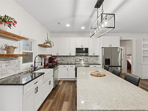 4th image of 1470 Ben Davis Rd