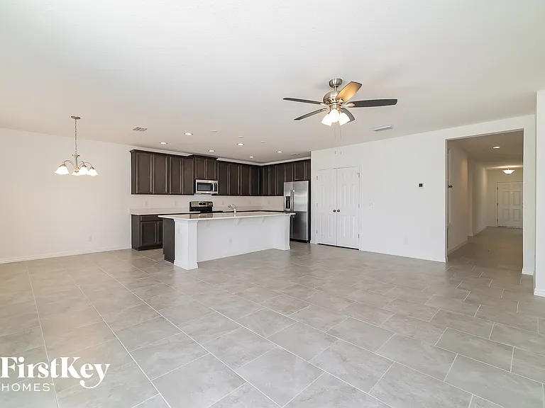 888 Avenal Ln — Photo 4