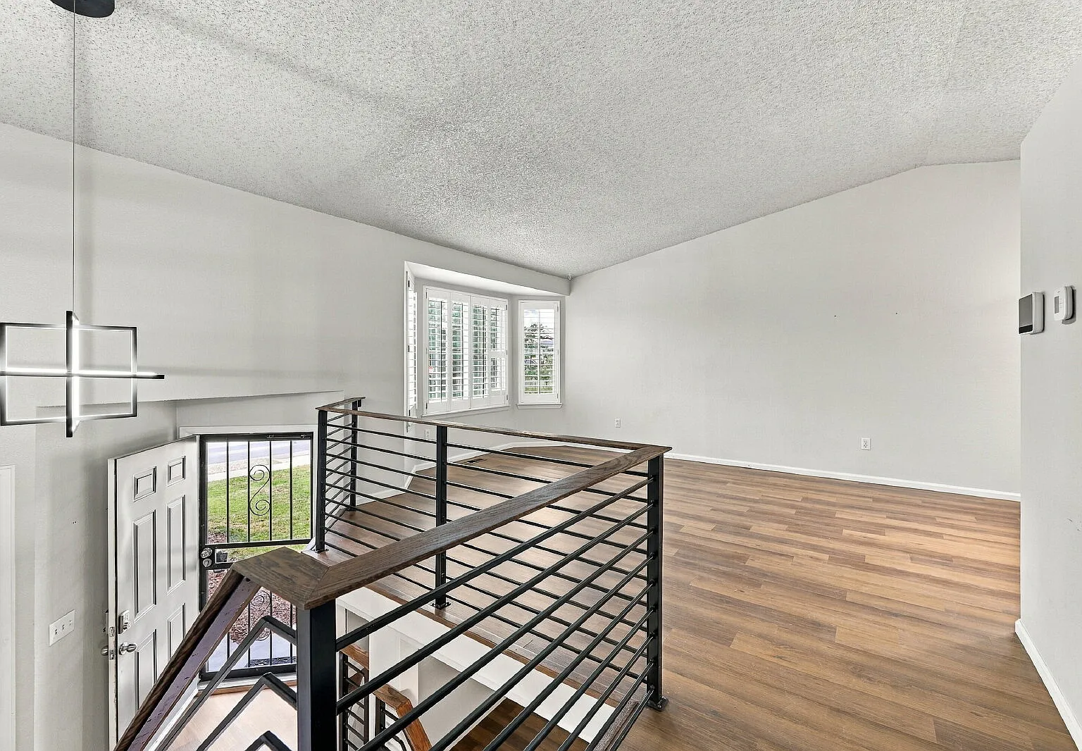 3 bed, 2.0 bath, 1755 sqft, $2,855 — Photo 4