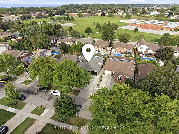 2nd image of 84 Allanbrook St