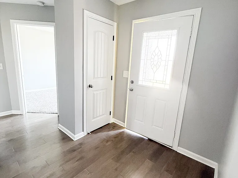 1616 Parkside Dr — Photo 3