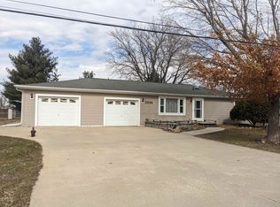 2036 Kenneth Dr, Freeport, IL 61032