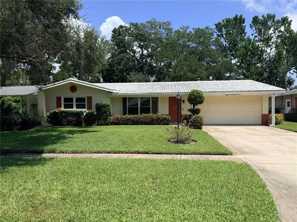 8927 LAKEWOOD DRIVE, SEMINOLE, FL 33772
