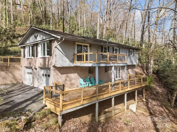 159 Long John Dr, Hendersonville, NC 28791