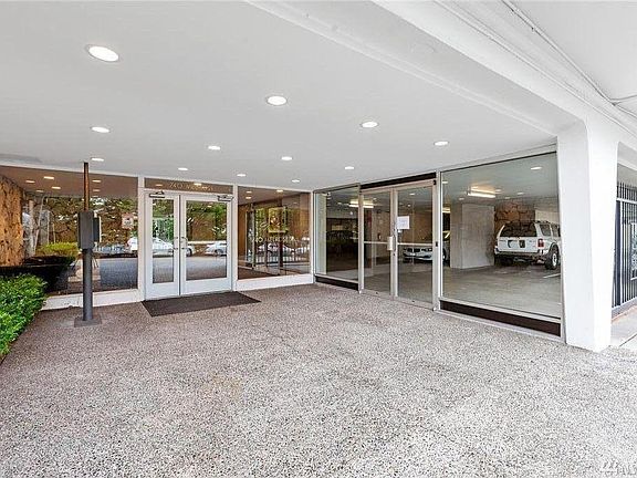 Secured Entrance W/Call Box