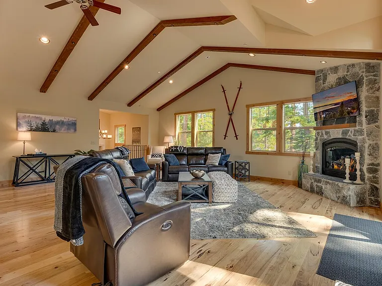 4435 Snow Flower Rd — Photo 4