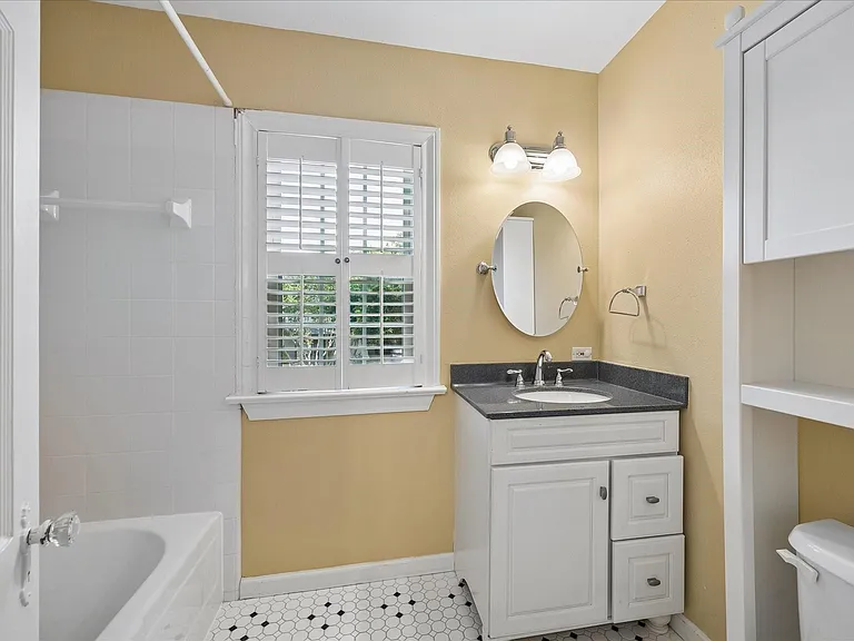 2316 Wordsworth St — Photo 16