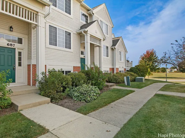 687 S Parkside Dr, Round Lake, IL 60073