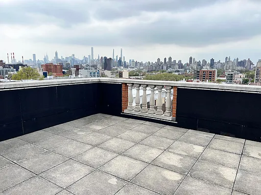 Rented by Bouklis Group | media 18