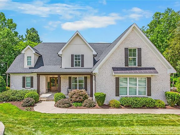3rd image of 463 Prescott Dr