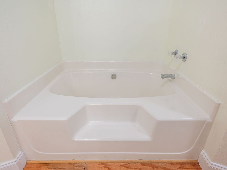 1st image of 4406 Southminster Cir