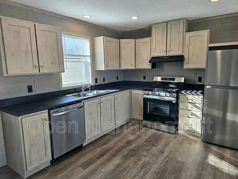 Starcrest Terrace Mobile Home Community — Photo 3
