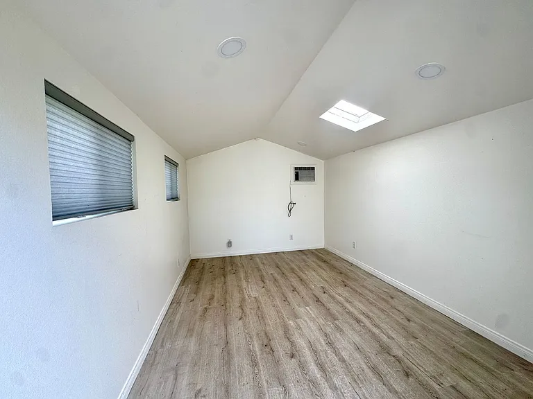 19282 Salmon Ln — Photo 16