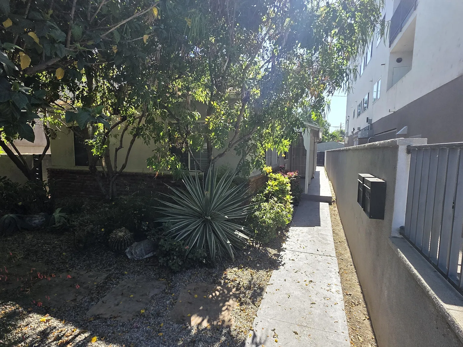 4970 Sepulveda Blvd — Photo 1