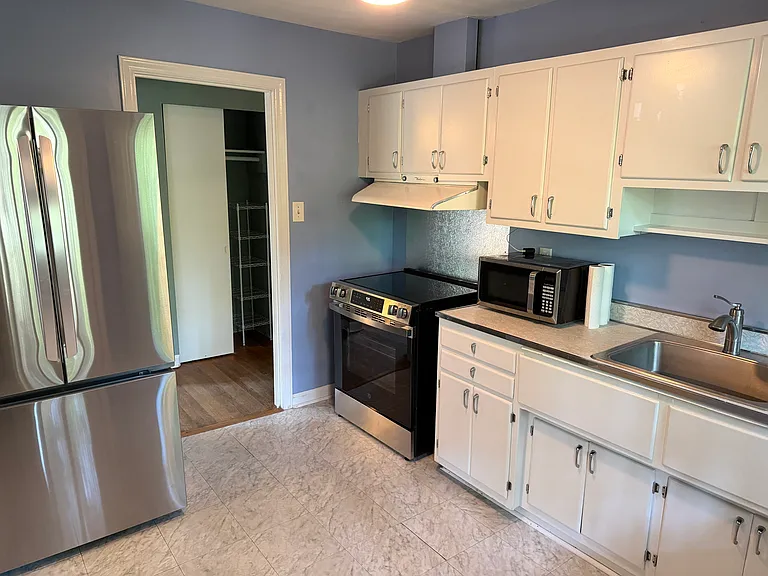 2325 Glascock St — Photo 8