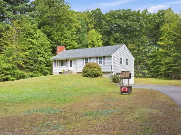 62 Royal Range Road, Sandown, NH 03873