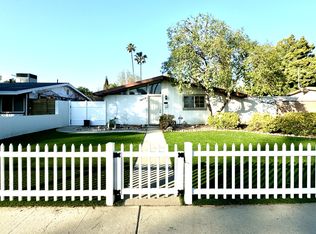 19715 Victory Blvd, Woodland Hills, CA 91367