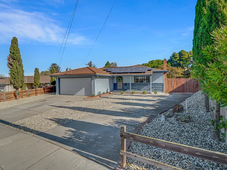 Cypress Ave — Photo 27