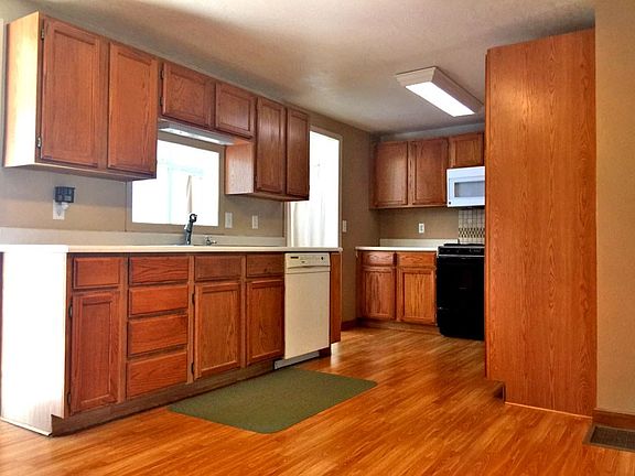 5th image of 2845 E Crescent Ave