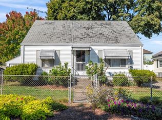 84 Farrell St, Pawtucket, RI 02861