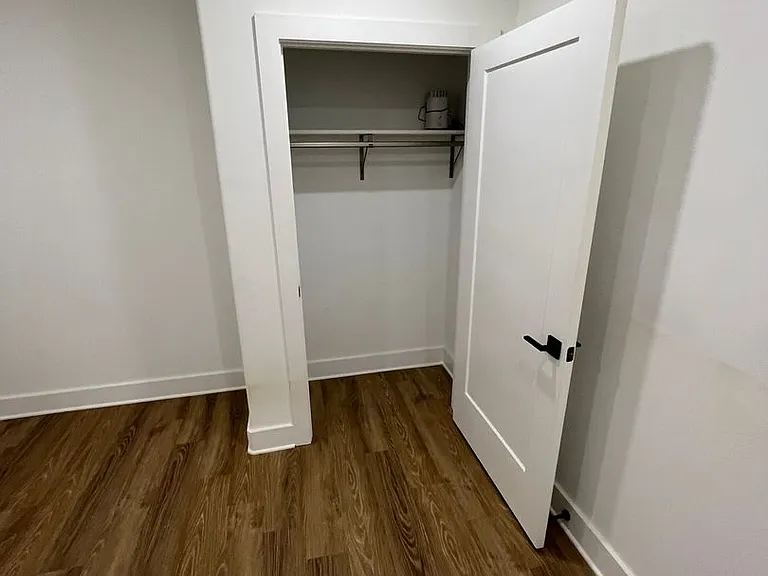 85 E Sharpnack St — Photo 29