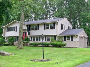 65 Hintz Dr, Wallingford, CT 06492
