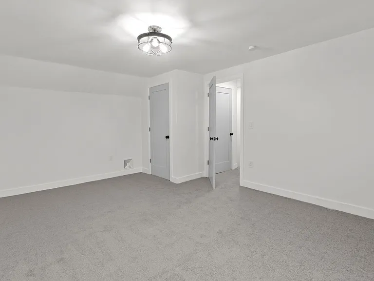 6 Roundwood Ln — Photo 9