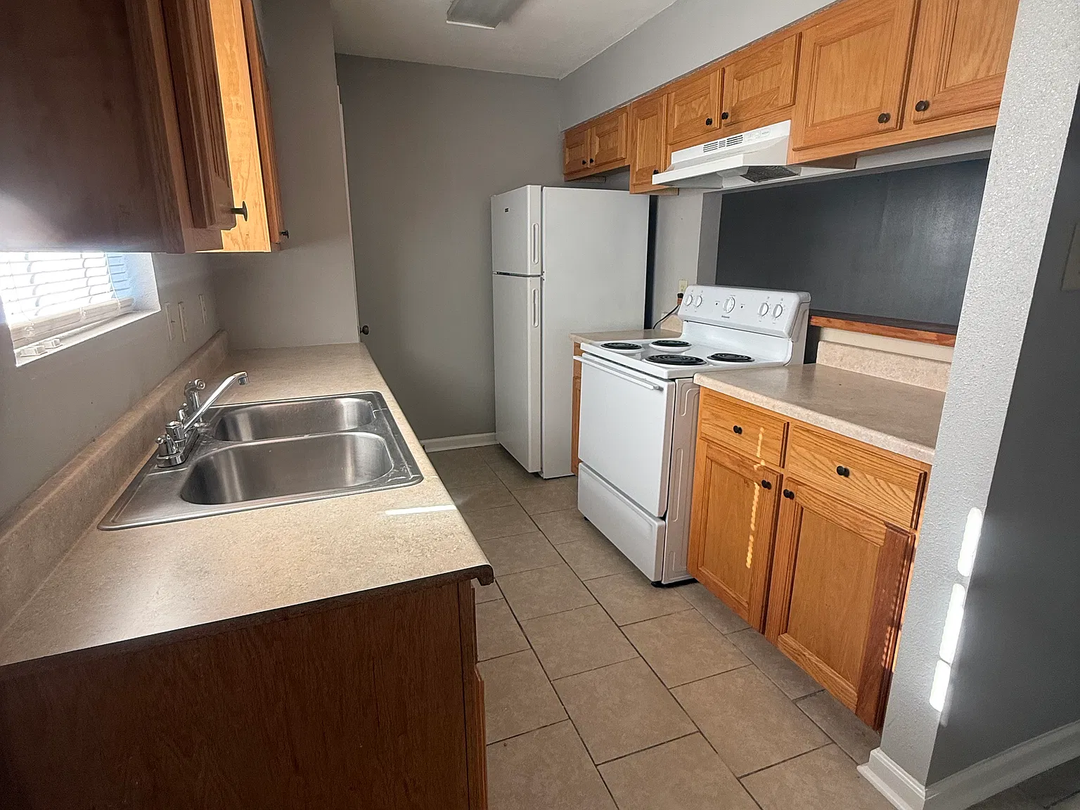 2 bed, 2.5 bath, 1160 sqft, $1,150 — Photo 4