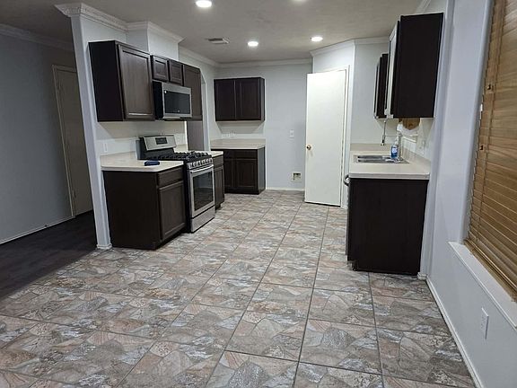 5th image of 3723 Rowlock Vine Dr