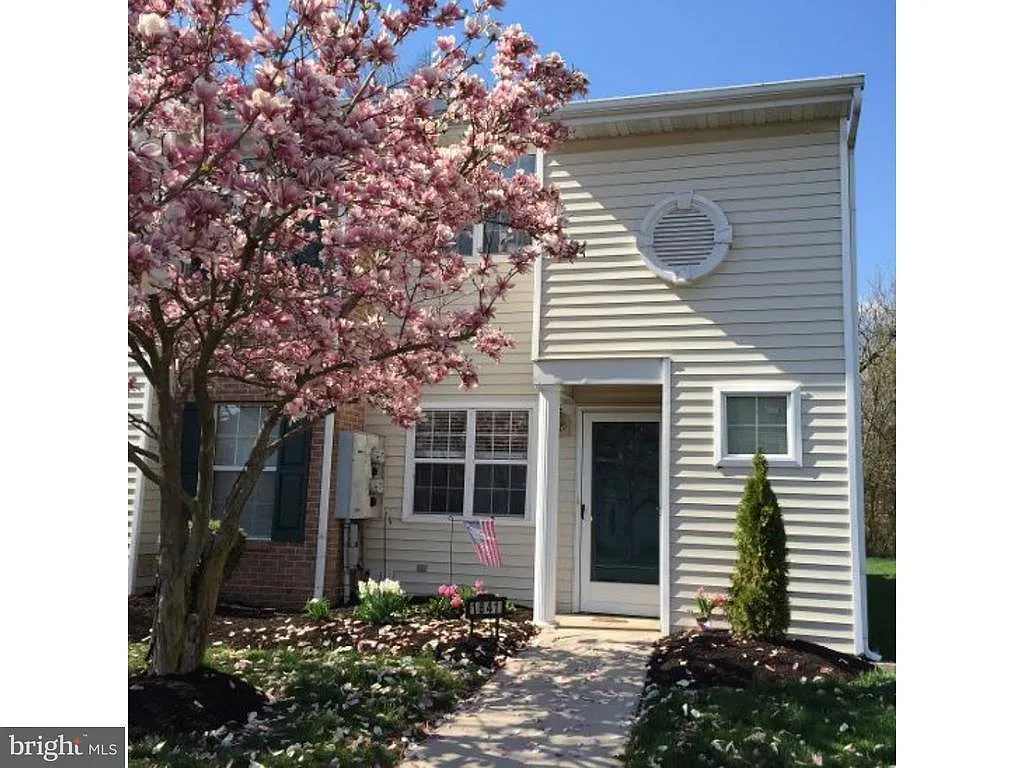 1841 Rosewood Ct photo 1